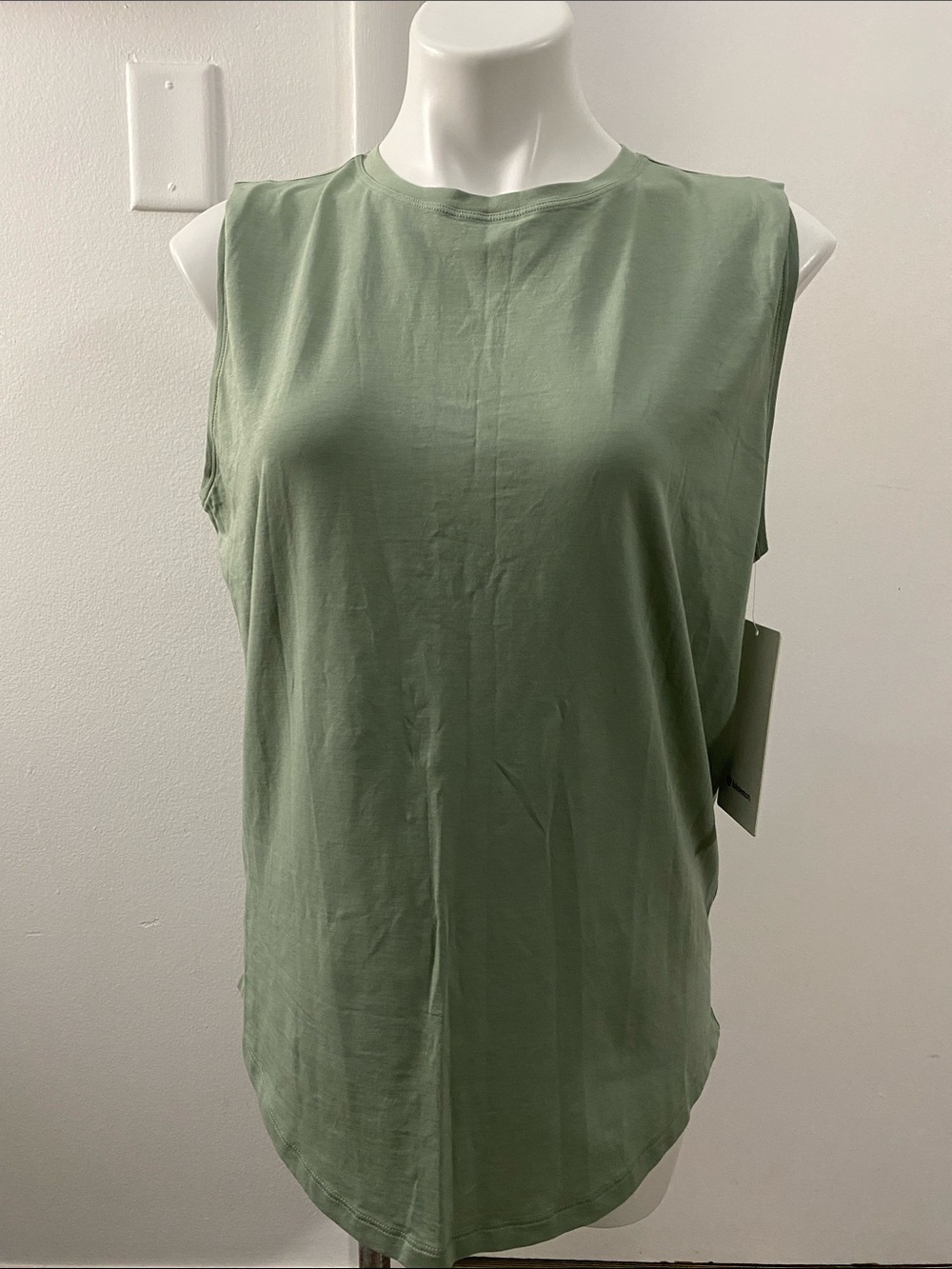 Lululemon - Brunswick Muscle Tank - Size 8 - NWT